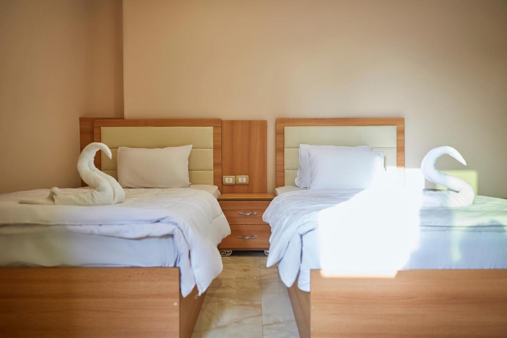 Grand Golden Pyramids View Hotel Kafret el-Gabal Екстериор снимка