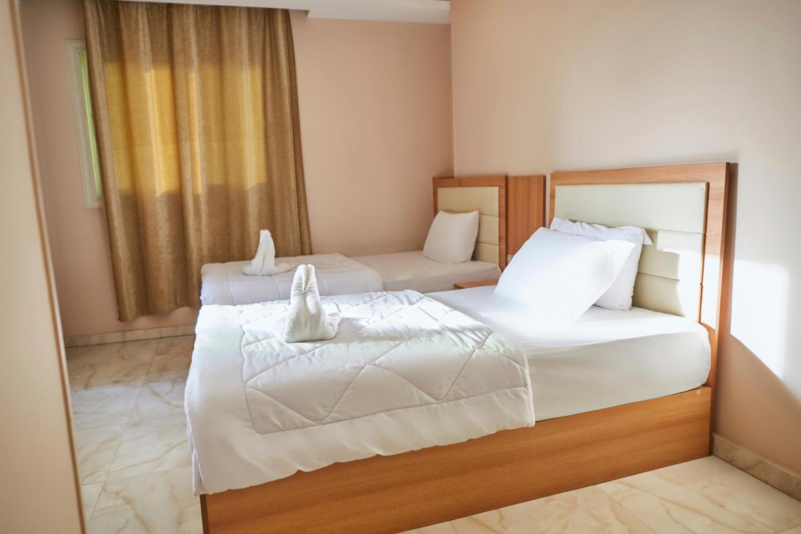Grand Golden Pyramids View Hotel Kafret el-Gabal Екстериор снимка