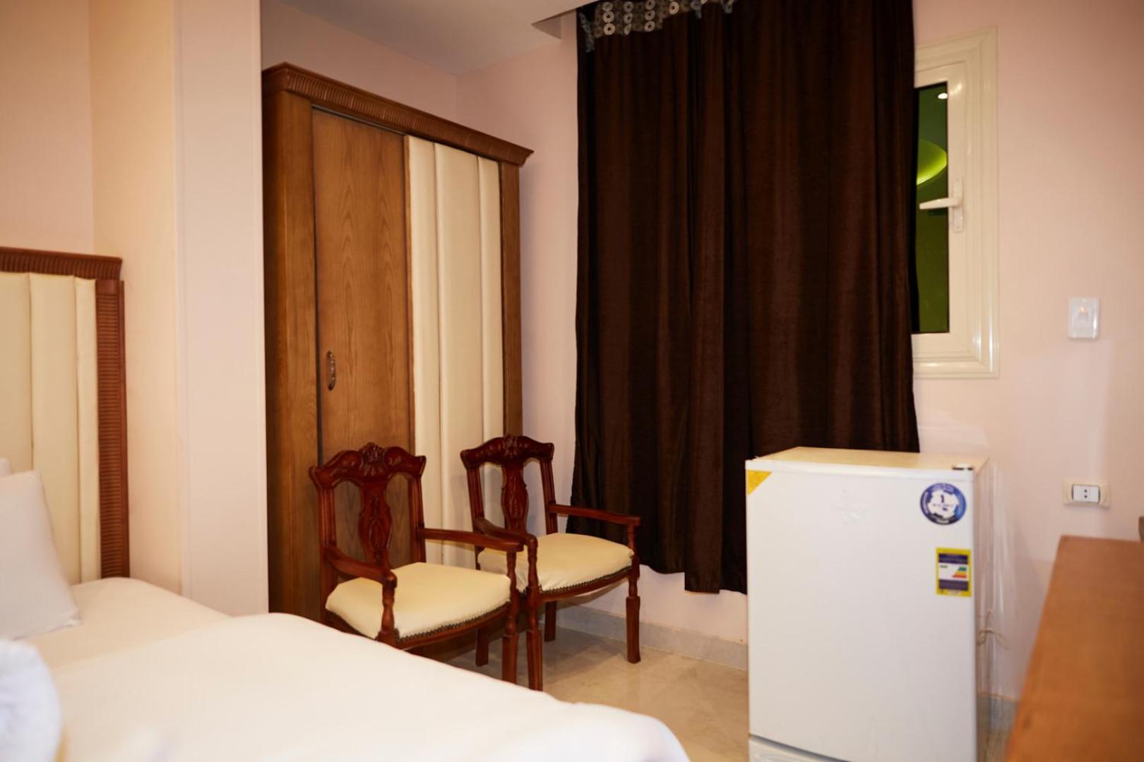 Grand Golden Pyramids View Hotel Kafret el-Gabal Екстериор снимка