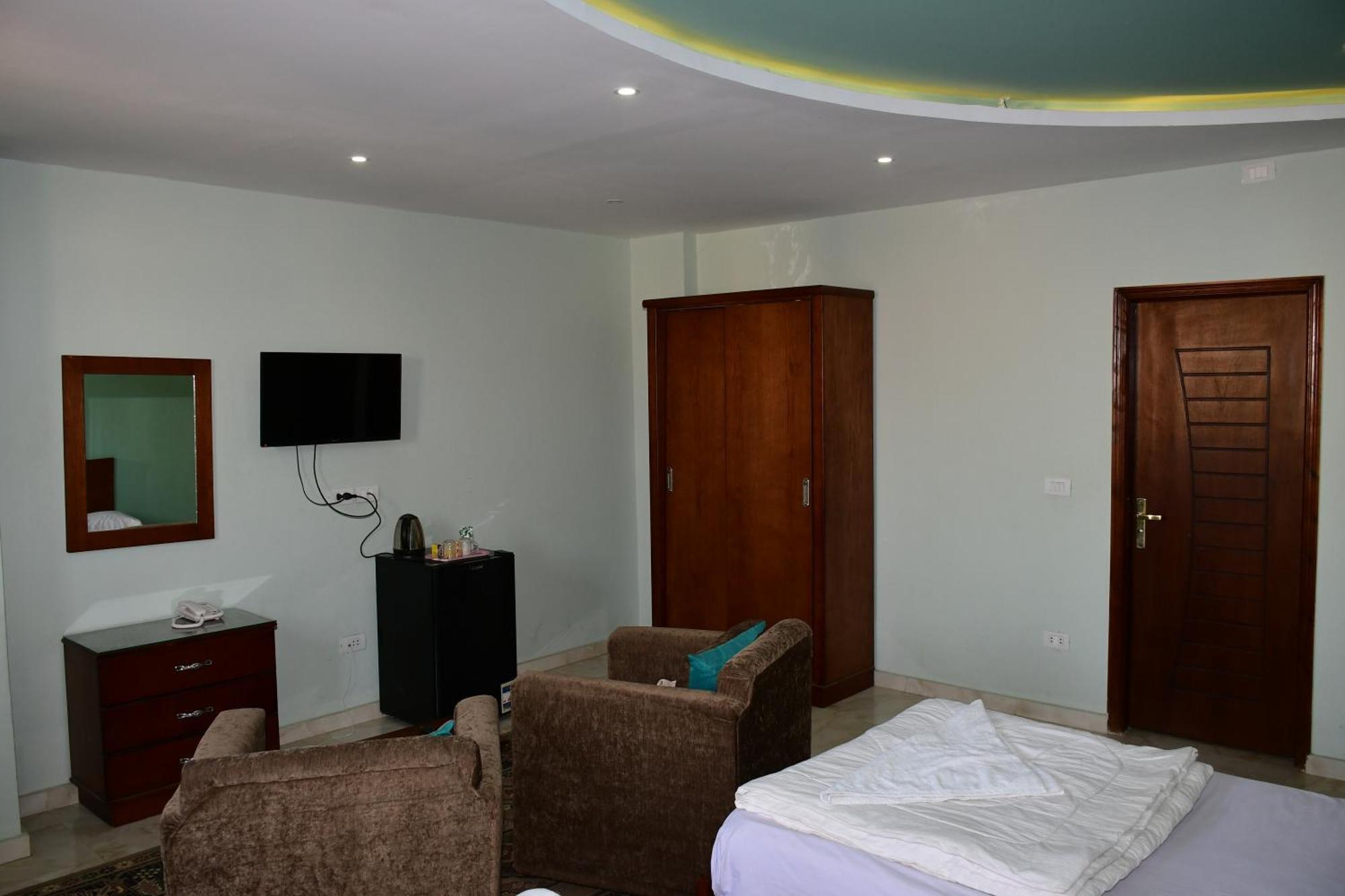 Grand Golden Pyramids View Hotel Kafret el-Gabal Екстериор снимка