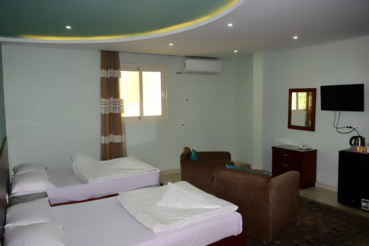 Grand Golden Pyramids View Hotel Kafret el-Gabal Екстериор снимка
